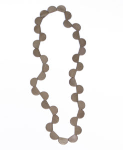 Kyokya dřevěný náhrdelník “Coline” šedý K030